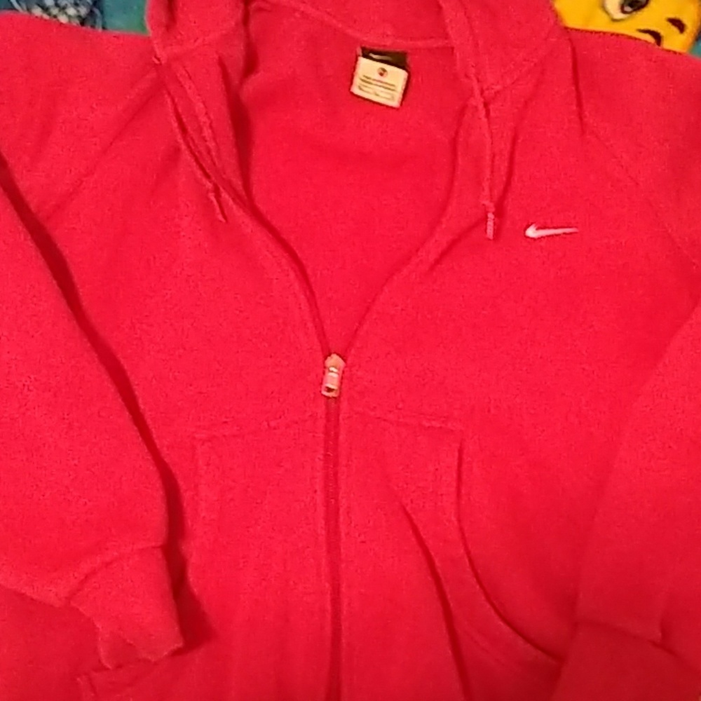 Womens pink Nike hoodie!💚